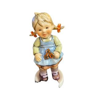 Hummel figurine Flower Girl in box vintage